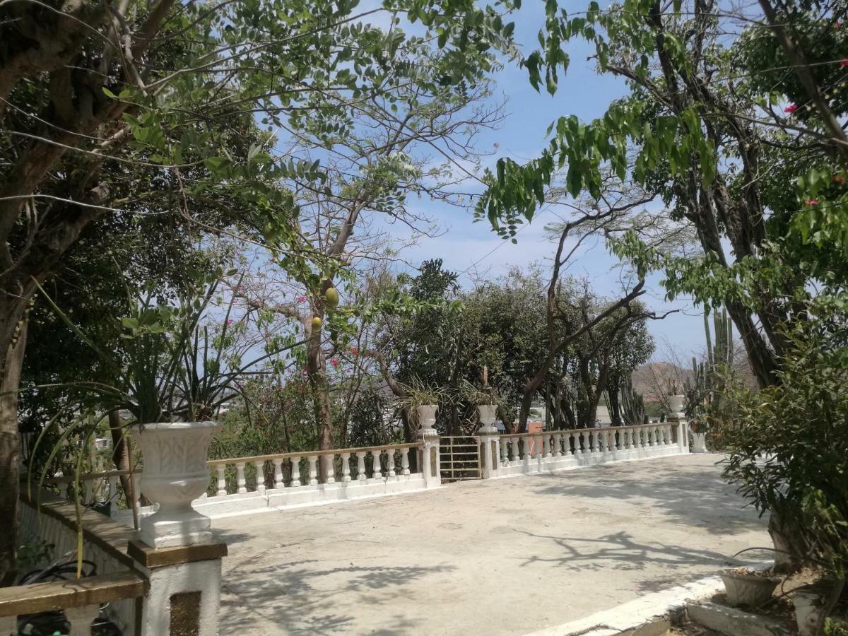 Jardin Etnobotanico Villa Ludovica Santa Marta  Extérieur photo